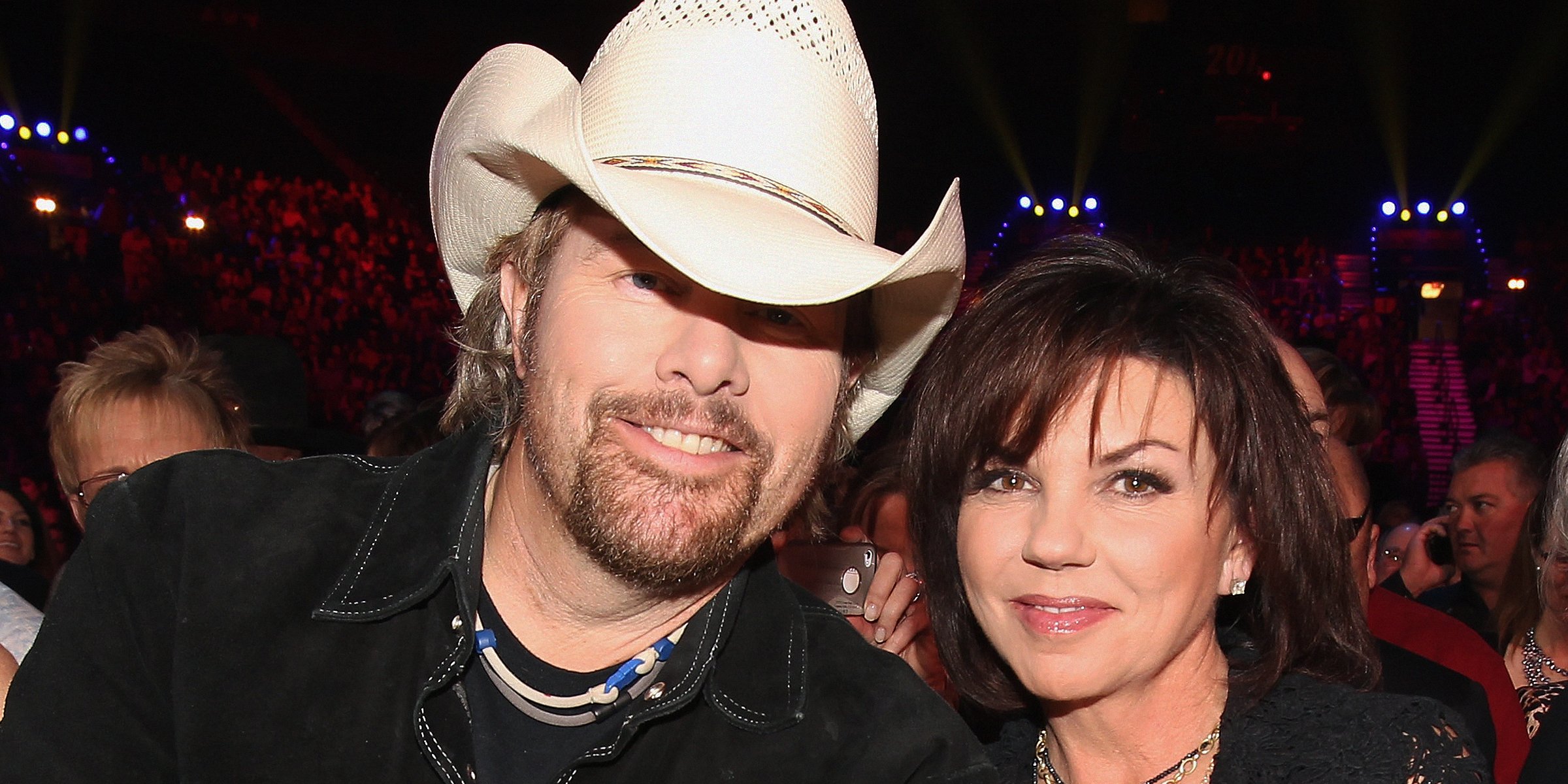 Toby Keith's Wife Remains by His Side through Chemo - They Met When He Didn't Have Money & Stayed Together for 38 Years