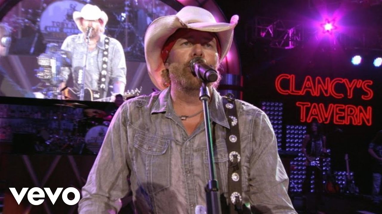 Toby Keith - I Like Girls That Drink Beer - YouTube