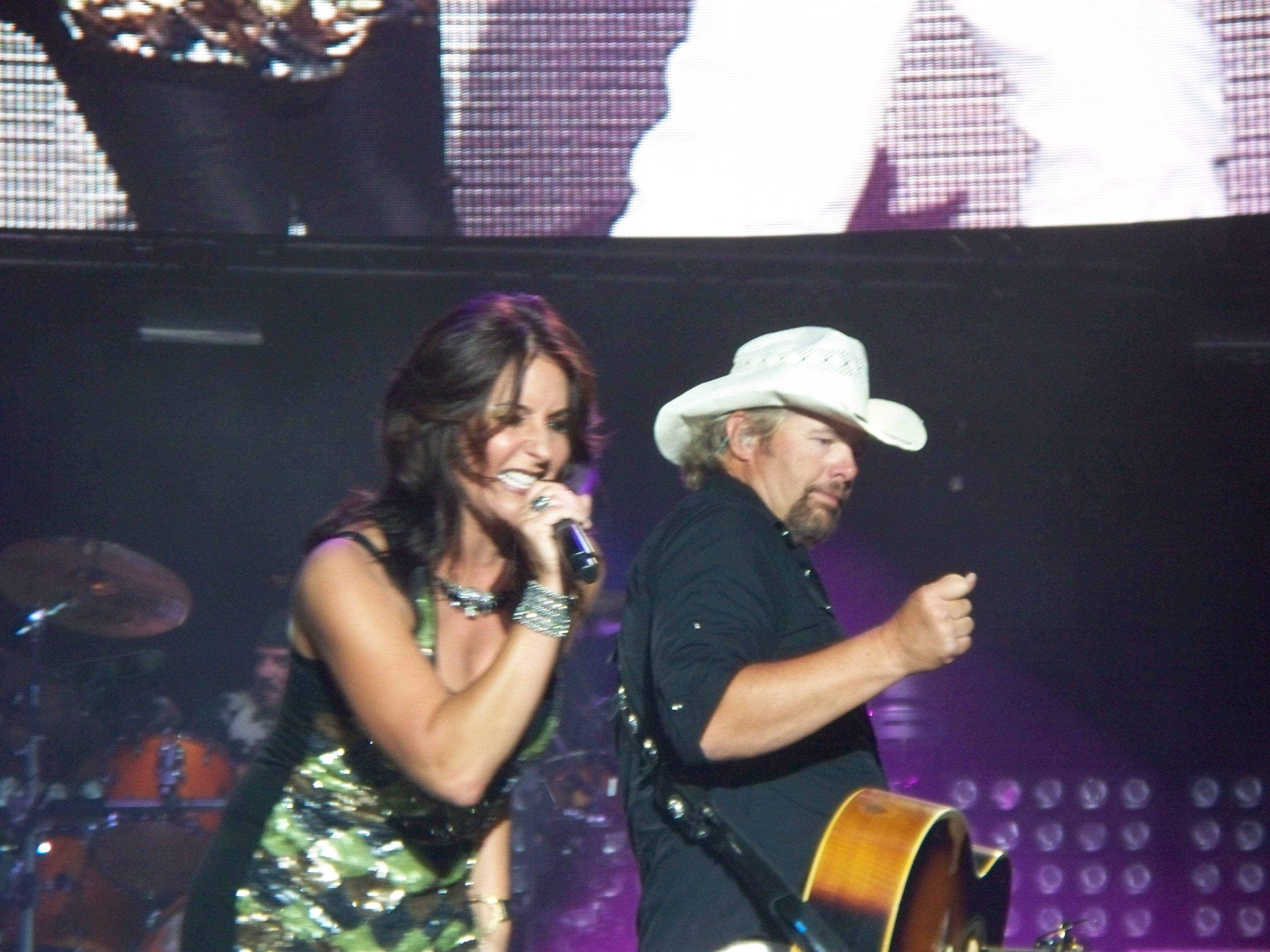 Toby Keith and MIca Roberts at Red Rock | Cowboy hats, Style, Concert