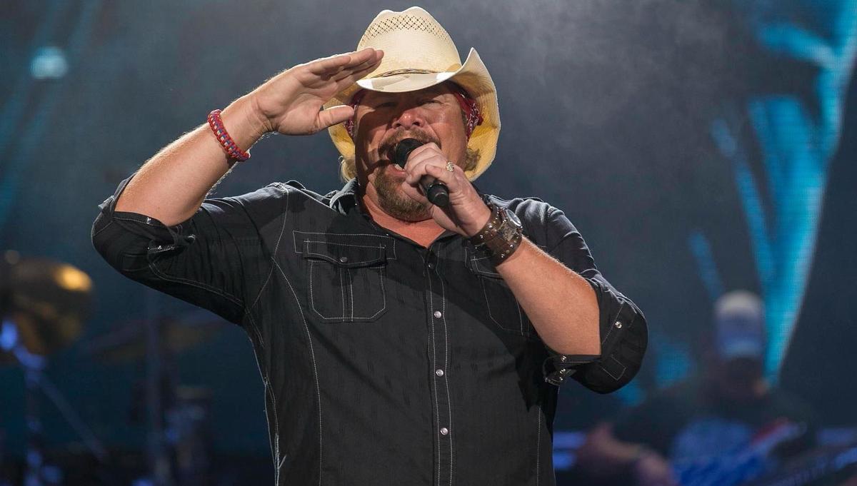 Toby Keith electrifies Darien Lake crowd with another great show