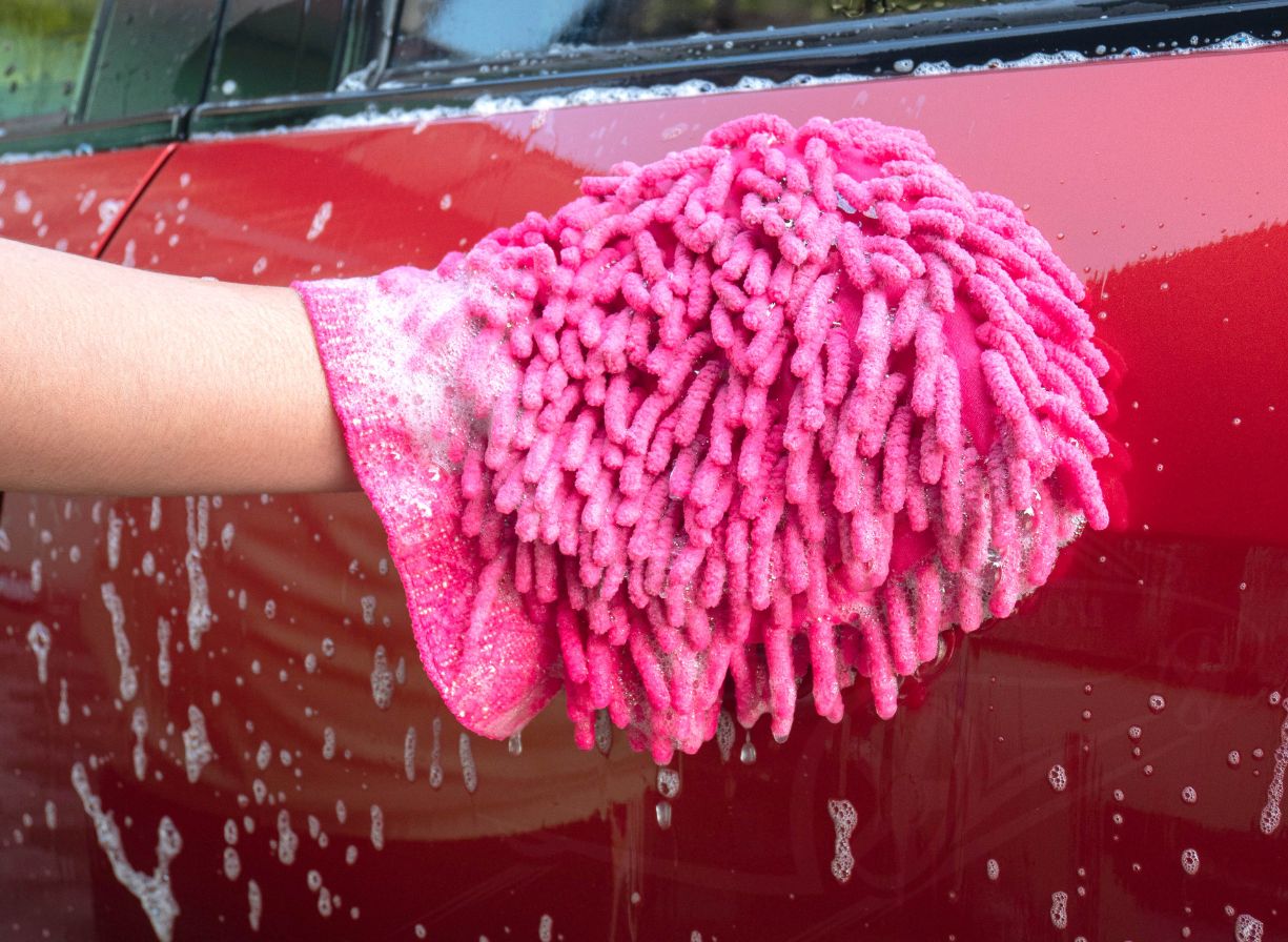 use car wash mitts to wash a car